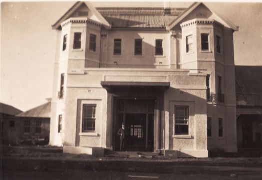 Front view of Yarralumla House; photograph possibly taken in 1920s