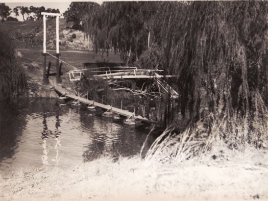 Royal Canberra Golf Links bridge over the Molonglo River