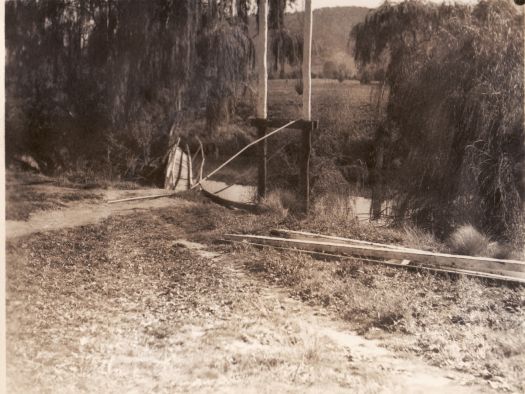 Royal Canberra Golf Links bridge over Molonglo River. Damaged.