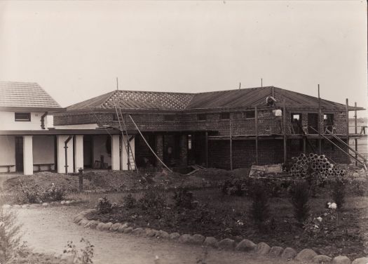 Telopea Park School showing a new wing under construction