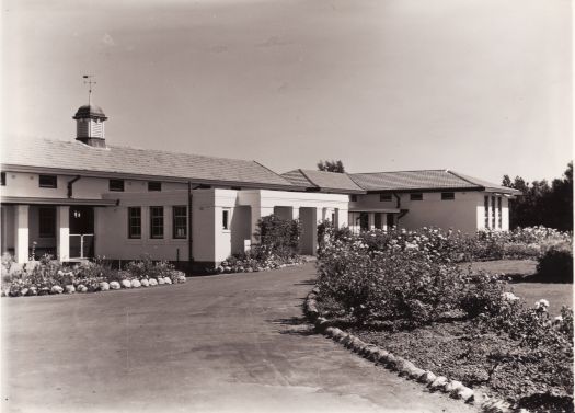 Telopea Park School from the south east