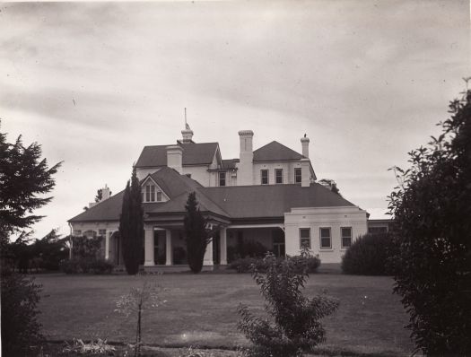 Government House,Yarralumla - front entrance