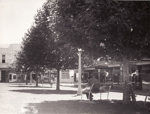 Manuka shops - The Lawns