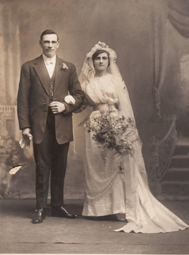 Wedding photograph from the early 1900s