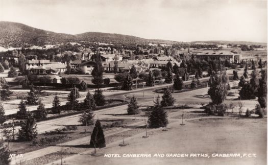 Hotel Canberra and gardens, parks