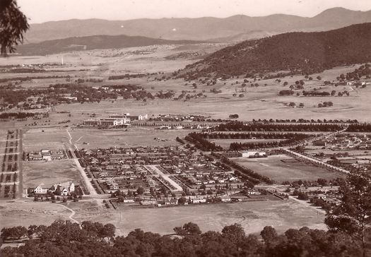 View from Mt Ainslie to Civic