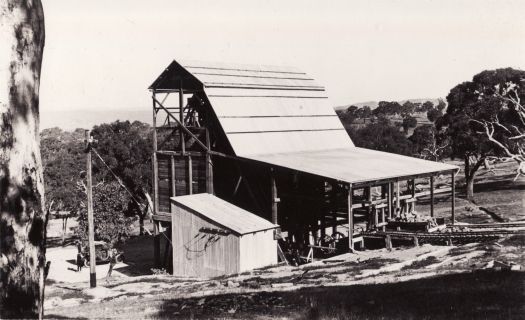 Side view of Mugga quarry