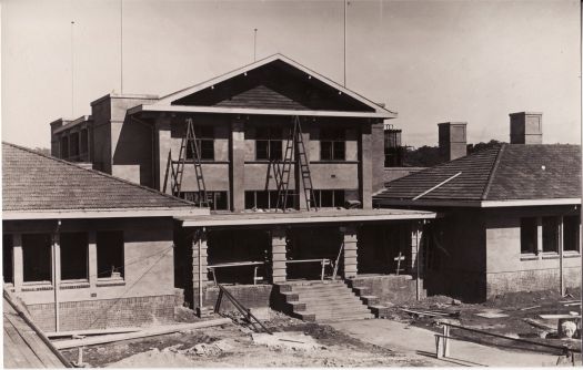 Central portion of Parliamentary Hostel No. 1, seen from side buildings, now Hotel Canberra.