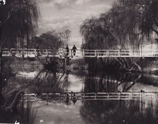 Footbridge over the Molonglo River