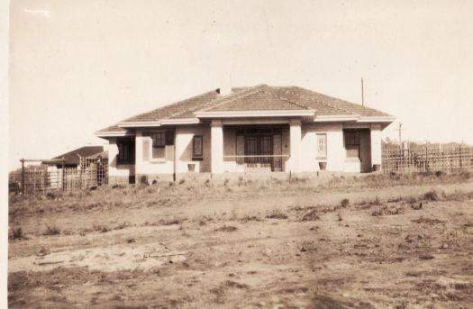 House in National Circuit, Blandfordia (now Forrest), where the Garran family lived while 'Roanoke' was being built.