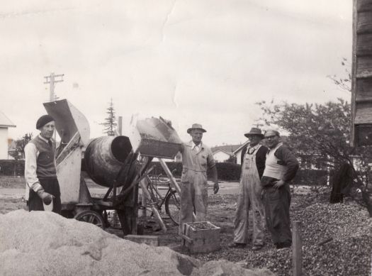 Russian Orthodox Church - Four men with concrete mixer