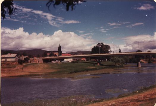 New Queen's Bridge, Queanbeyan