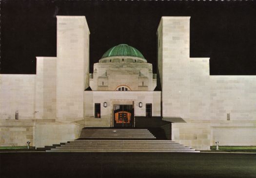 Australian War Memorial at night