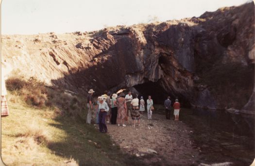 CDHS excursion to London Bridge on Burra Creek showing members near the arch