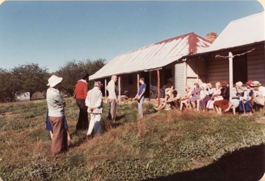 CDHS members on an excursion to London Bridge Homestead near Googong Dam.