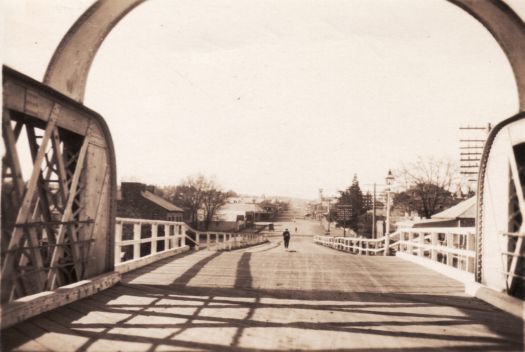 Bridge over Yass River at Yass, looking south