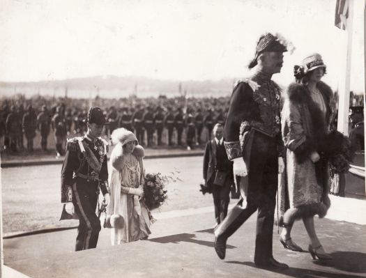 Duke and Duchess of York arriving at Parliament House, preceded by the Governor-General and his lady.