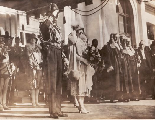 Close-up of the Duke and Duchess of York on the steps of Parliament House at the opening ceremony. 