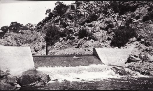 Googong Weir (Dam) on Queanbeyan road
