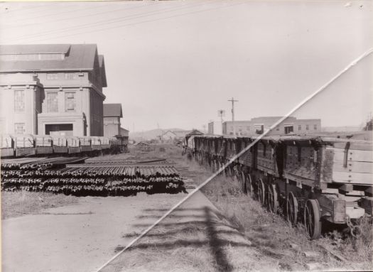 Canberra Power Station at Kingston showing the railway spur and carriages