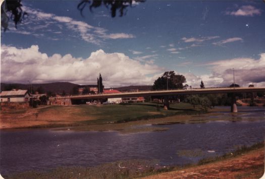 Victoria Bridge, Queanbeyan