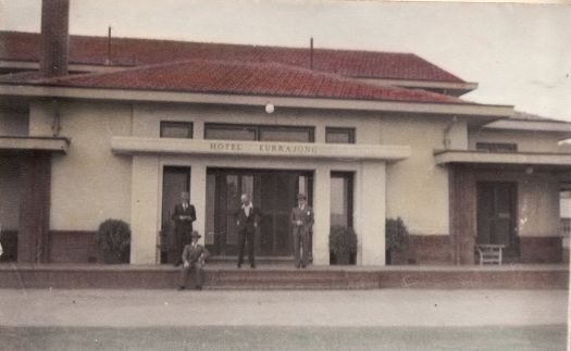 Front entrance, Hotel Kurrajong