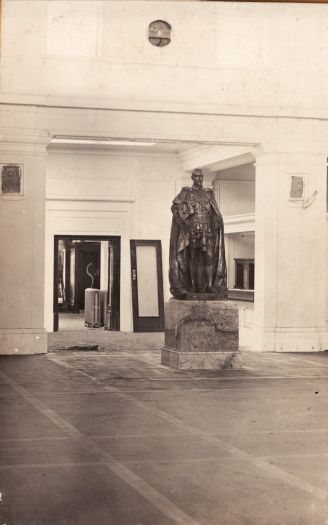 Statue of George V, Parliament House