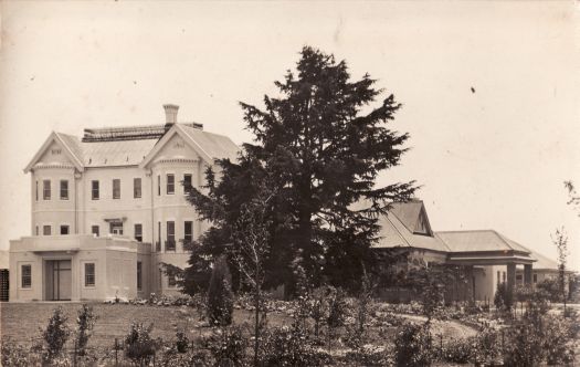Government House, Yarralumla showing the three story extension and the deodar tree near the front entrance