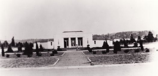 Manuka Swimming Pool