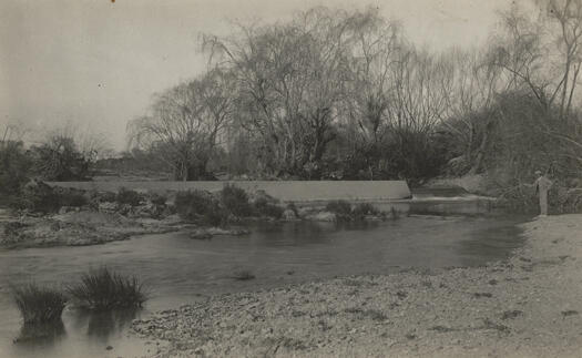 Yarralumla weir