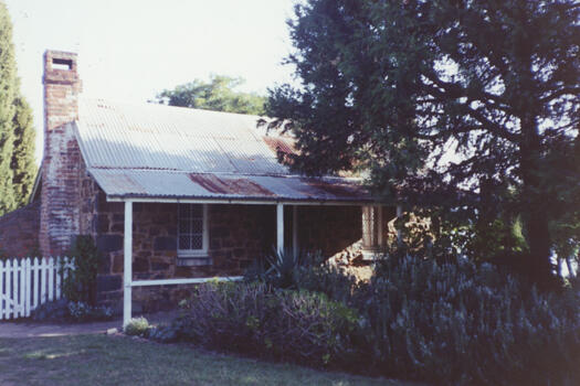 Front view of Blundell's Cottage