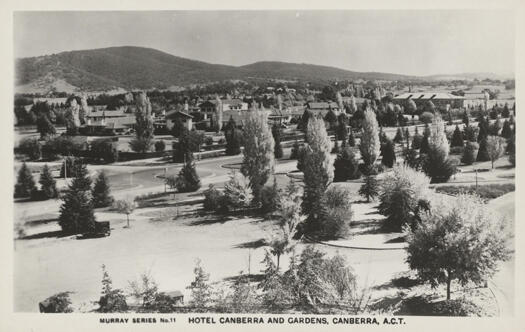 Hotel Canberra and gardens