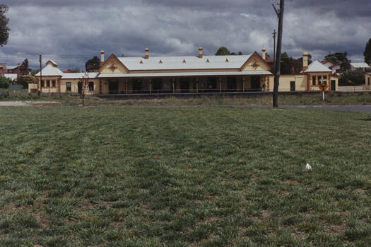 Queanbeyan Railway Station