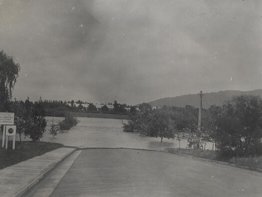 Molonglo River in flood