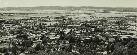 Red Hill, Griffith and the Causeway looking north/north east from Red Hill.