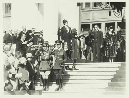 Opening of Parliament House. Dame Nellie Melba is on the steps singing