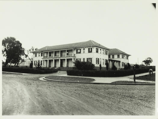 Front view of Beauchamp House, Acton