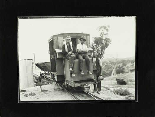 Railcar and hopper