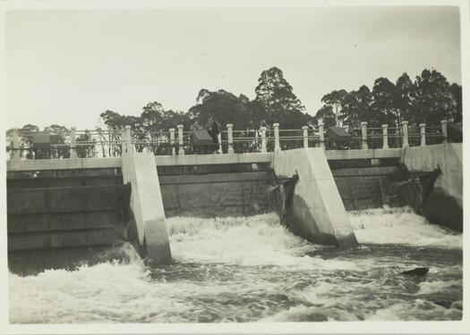 Construction of the spillway at Scrivener Dam