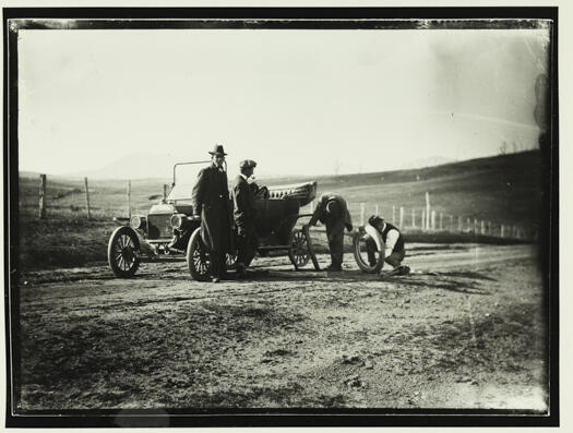 Changing a tyre