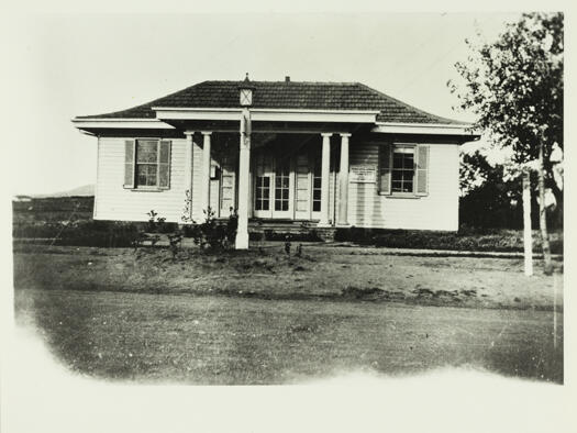 Police Station at Acton. Previously it was used by the Government Social Service Branch and Committee Rooms Office and the Canberra Community News.