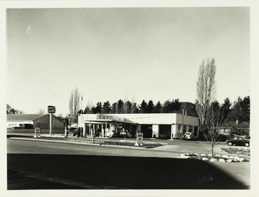 Ampol Service Station in Braddon