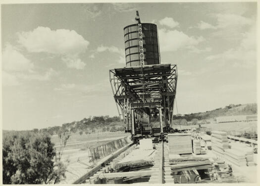 Kings Ave Bridge under construction. Shows a close up view of the gantry.