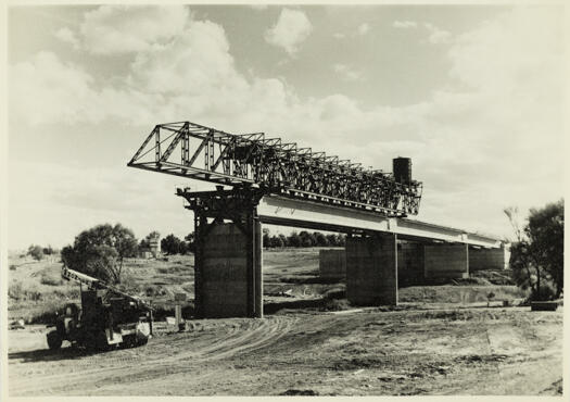 Kings Ave Bridge under construction. Shows construction of the northern abutment.