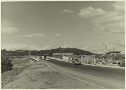 Kings Avenue Bridge under construction. Shows the completed western carriageway of the bridge.