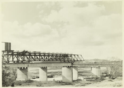 Kings Avenue Bridge under construction. Shows progress of work on the eastern carriageway of the bridge.