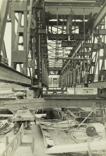 Kings Avenue Bridge (Photograph)