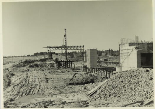 Commonwealth Avenue Bridge under construction