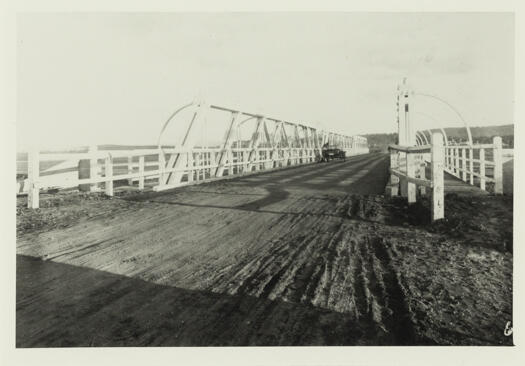 Commonwealth Avenue Bridge under construction