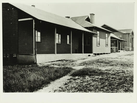 Post Office and Commonwealth Bank at Acton showing a front view of the wooden building.
